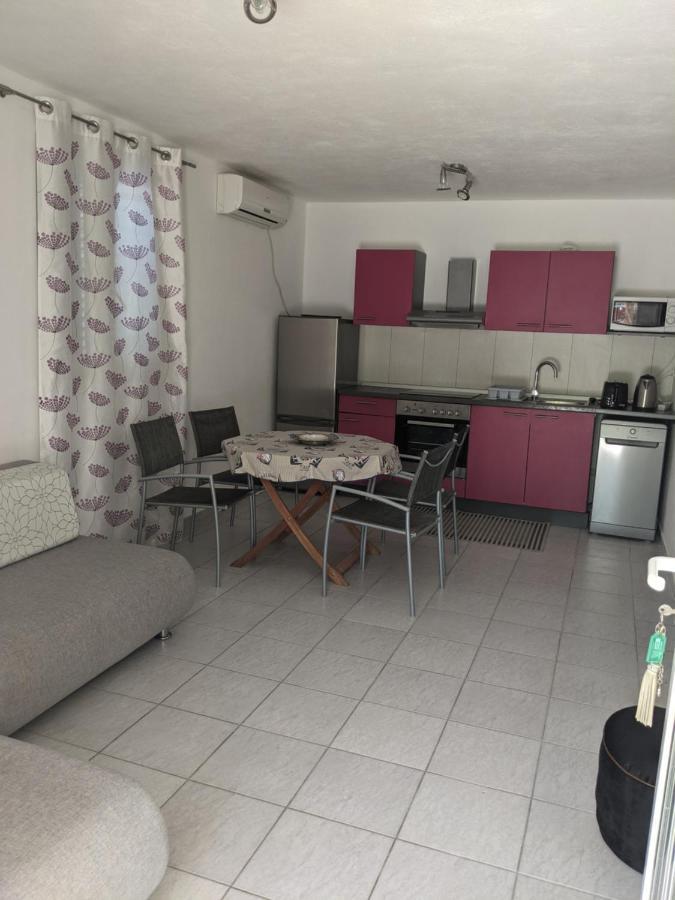 Emilija Apartments Privlaka Привлака Екстер'єр фото